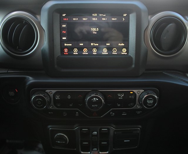 used 2021 Jeep Gladiator car, priced at $31,741