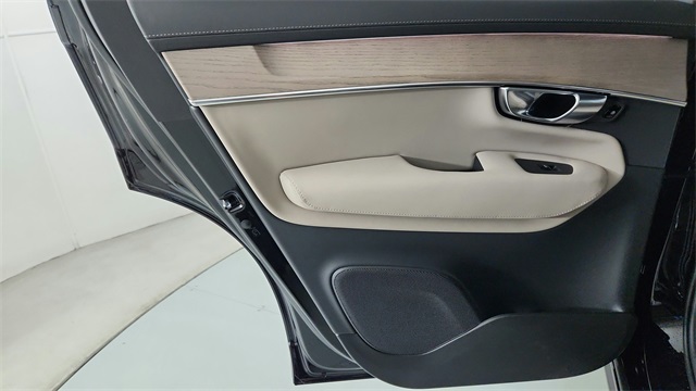 new 2026 Volvo XC90 Plug-In Hybrid car, priced at $81,875