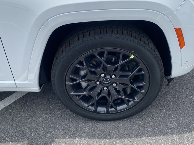 new 2025 Jeep Grand Cherokee car, priced at $59,604