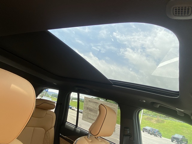 new 2025 Jeep Grand Cherokee car, priced at $59,604