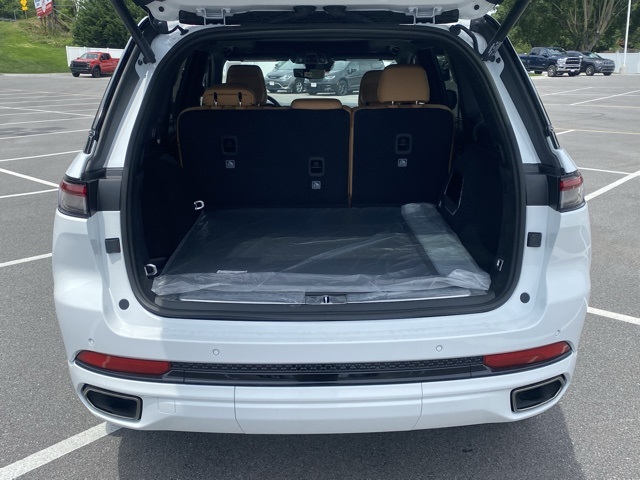 new 2025 Jeep Grand Cherokee car, priced at $59,604