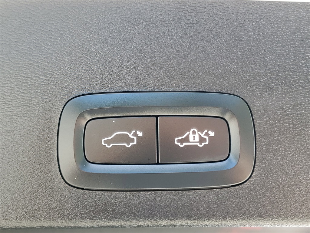 used 2024 Volvo XC40 car, priced at $33,996
