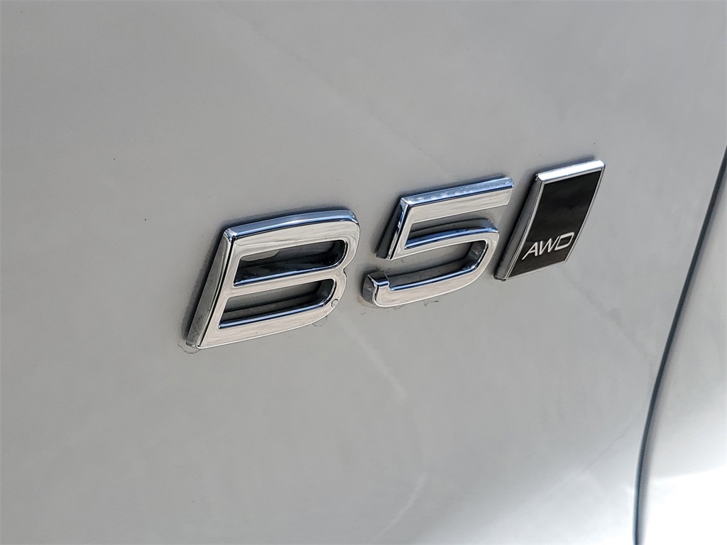 used 2024 Volvo XC40 car, priced at $33,996