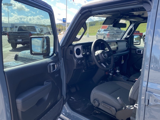 new 2025 Jeep Gladiator car, priced at $42,894