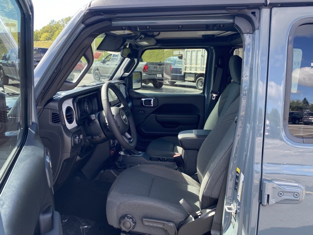 new 2025 Jeep Gladiator car, priced at $42,894