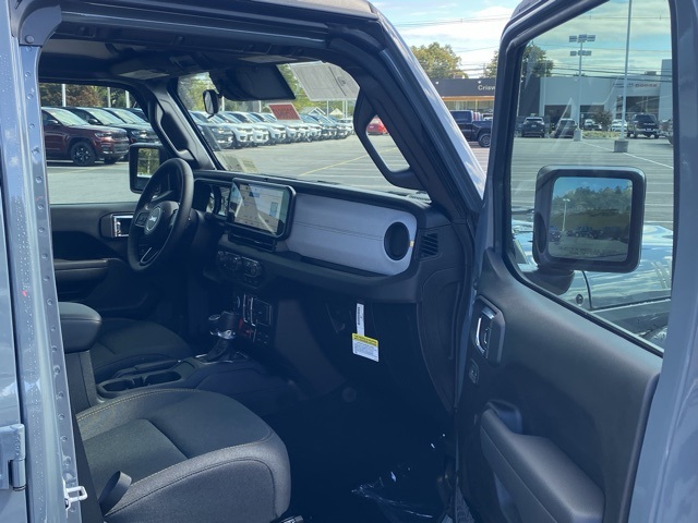 new 2025 Jeep Gladiator car, priced at $42,894