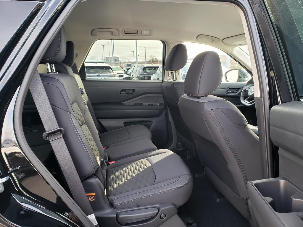 new 2025 Nissan Pathfinder car, priced at $36,087