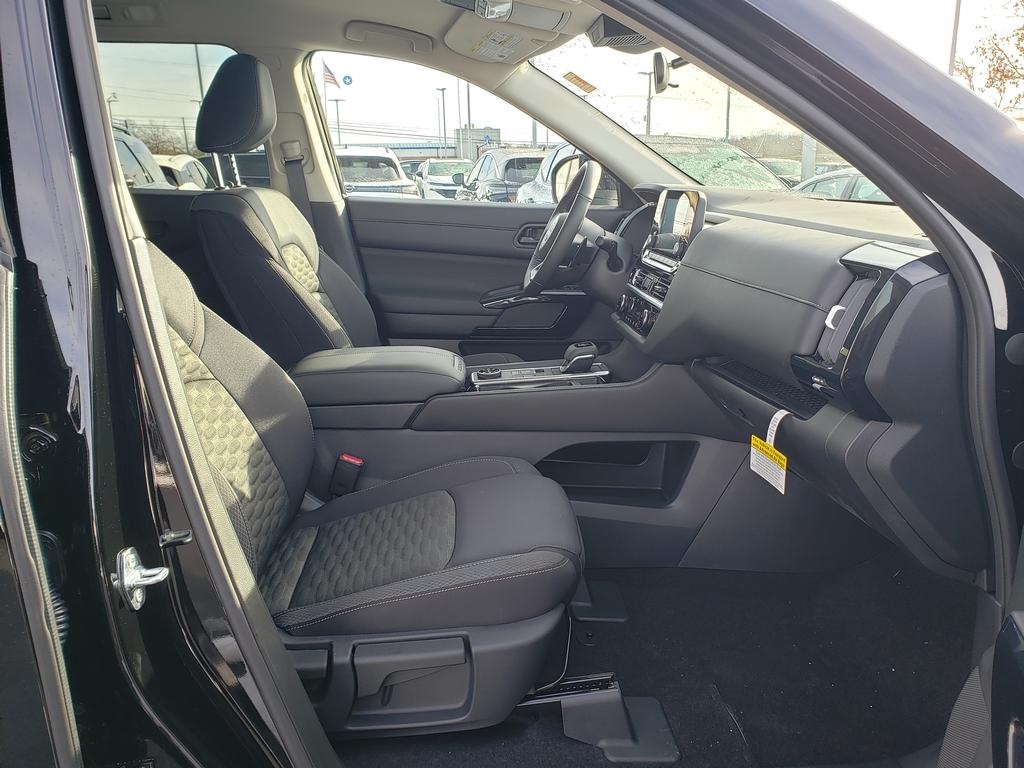 new 2025 Nissan Pathfinder car, priced at $36,087