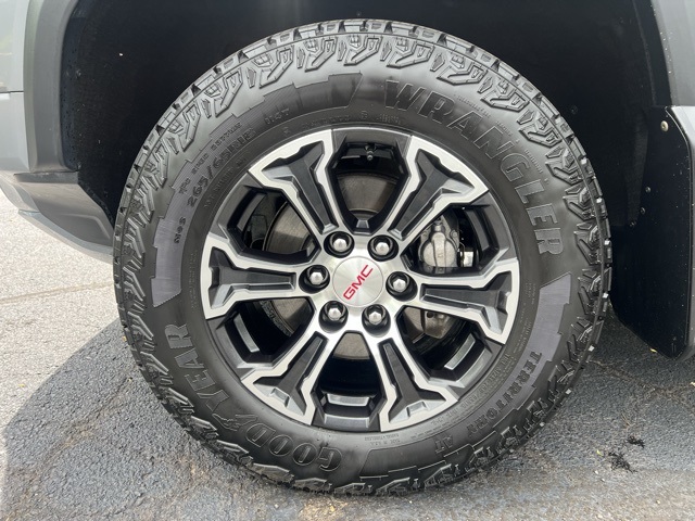 used 2024 GMC Canyon car, priced at $41,500