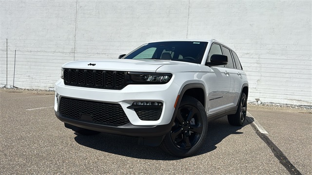 new 2025 Jeep Grand Cherokee car, priced at $48,172