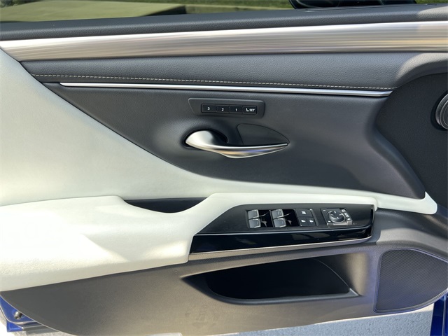 used 2023 Lexus ES car, priced at $43,940