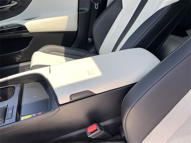 used 2023 Lexus ES car, priced at $43,940