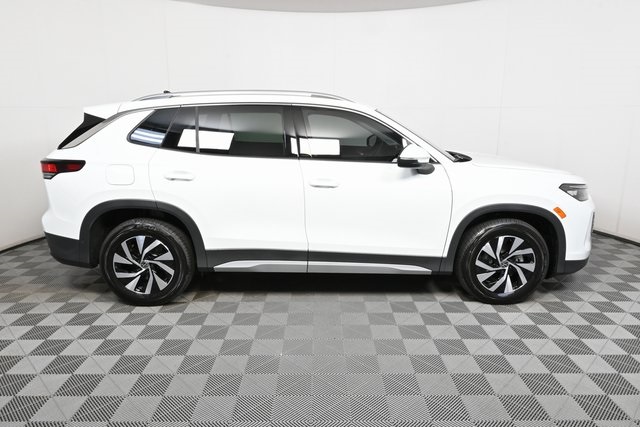 new 2025 Volkswagen Tiguan car, priced at $32,501