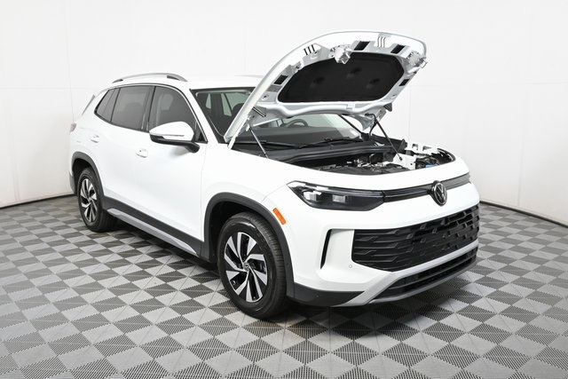new 2025 Volkswagen Tiguan car, priced at $32,501
