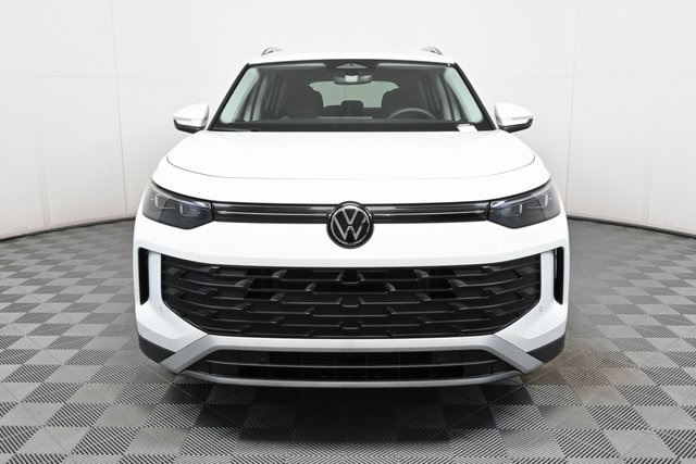 new 2025 Volkswagen Tiguan car, priced at $32,501