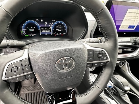 new 2025 Toyota Grand Highlander Hybrid car
