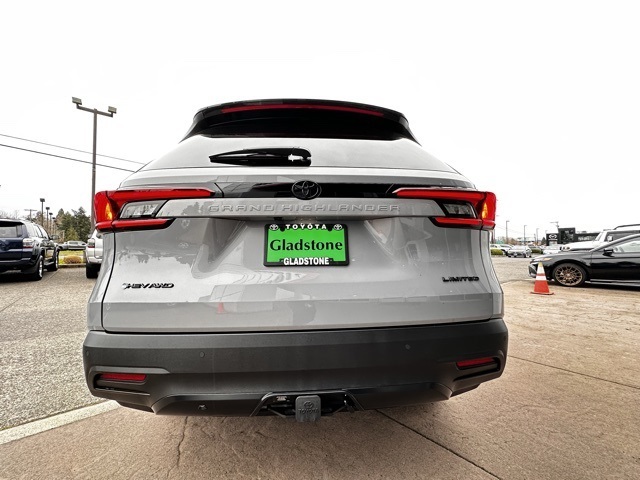 new 2025 Toyota Grand Highlander Hybrid car