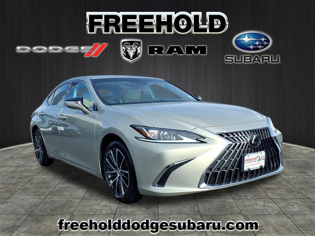 used 2022 Lexus ES car, priced at $30,900