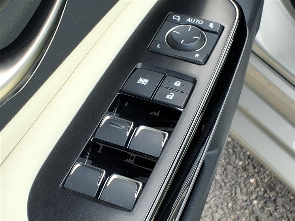 used 2022 Lexus ES car, priced at $30,900