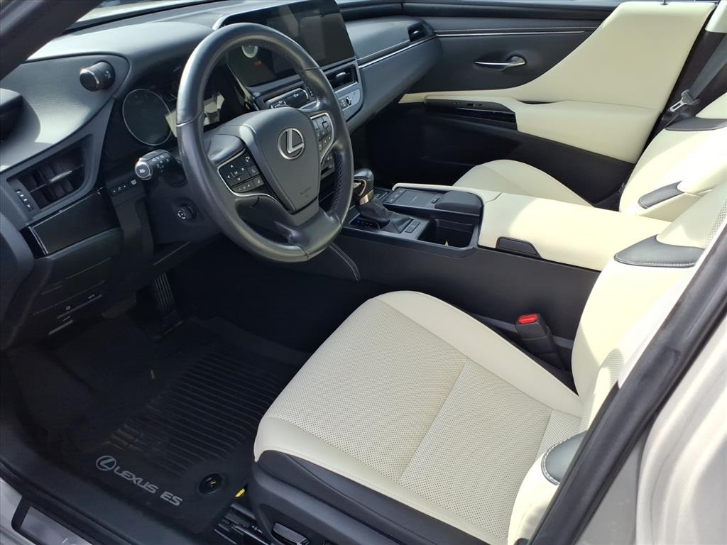 used 2022 Lexus ES car, priced at $30,900