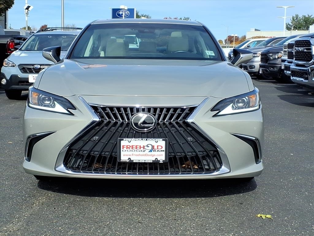 used 2022 Lexus ES car, priced at $30,900