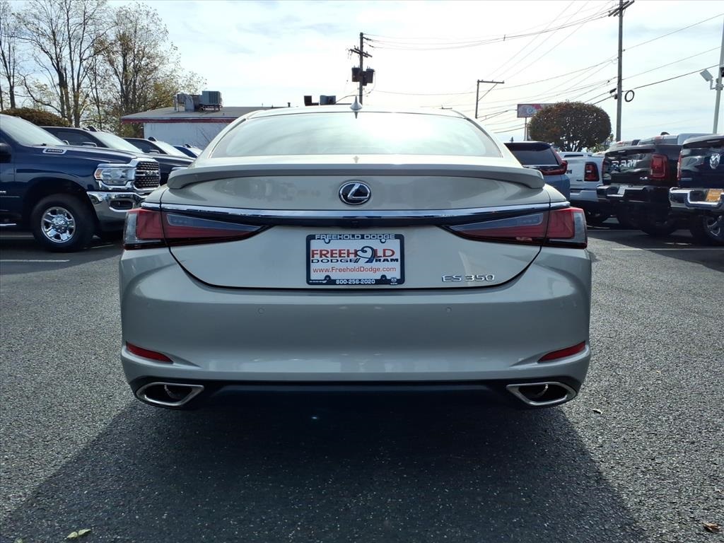 used 2022 Lexus ES car, priced at $30,900