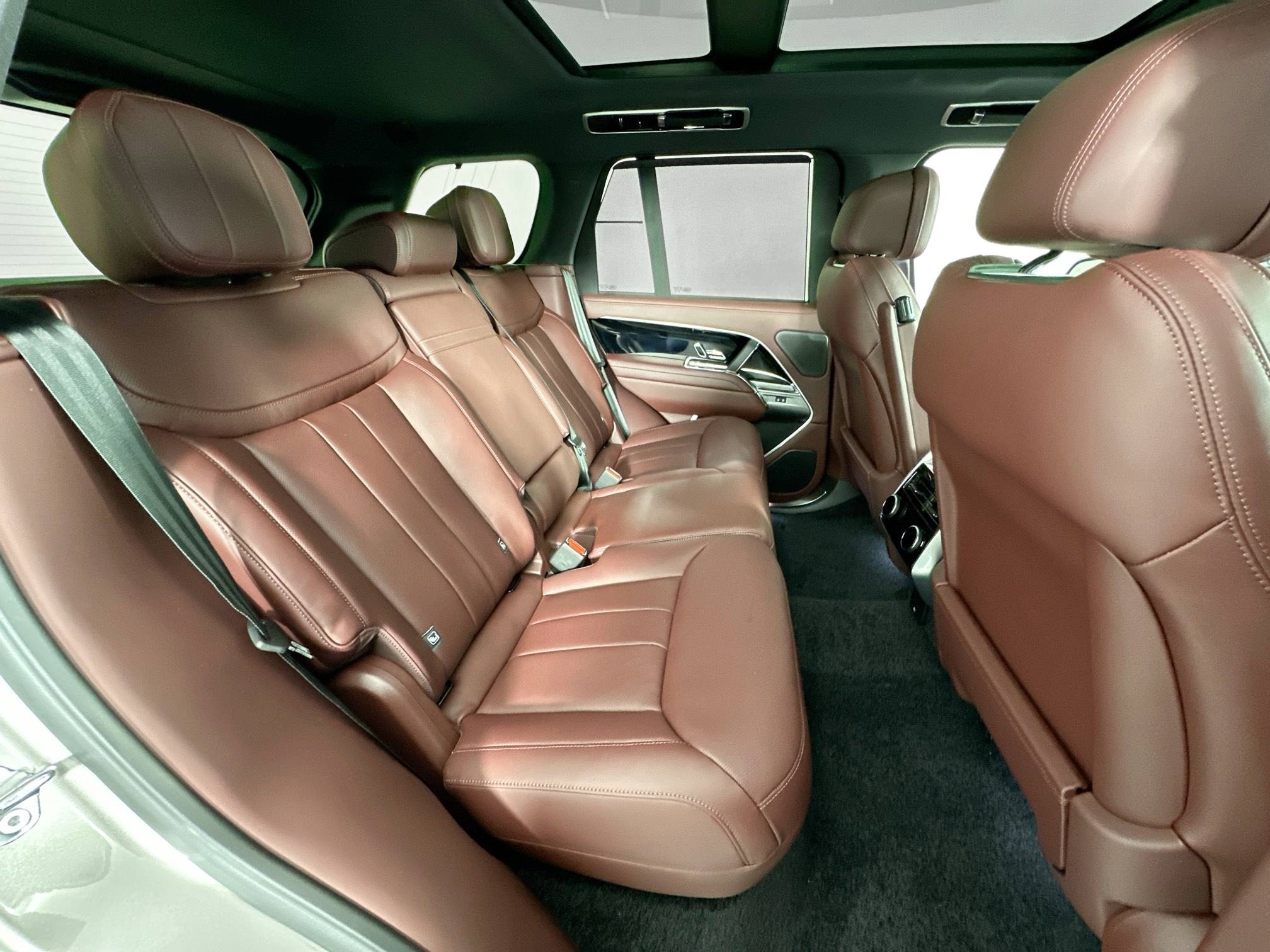 new 2025 Land Rover Range Rover Plug-In Hybrid car, priced at $153,100