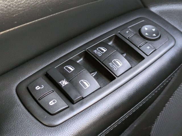 used 2015 Jeep Grand Cherokee car, priced at $12,392