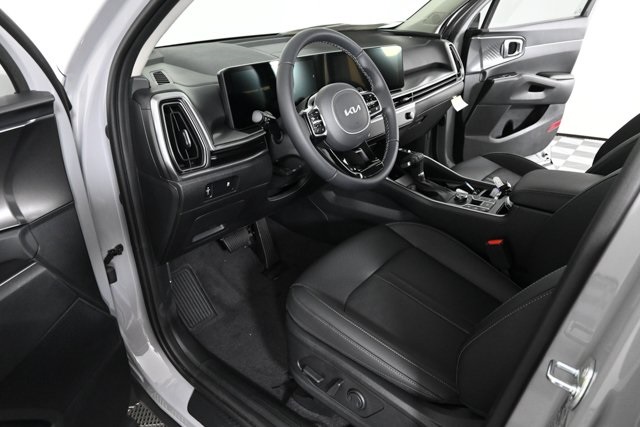 new 2025 Kia Sorento car, priced at $35,927