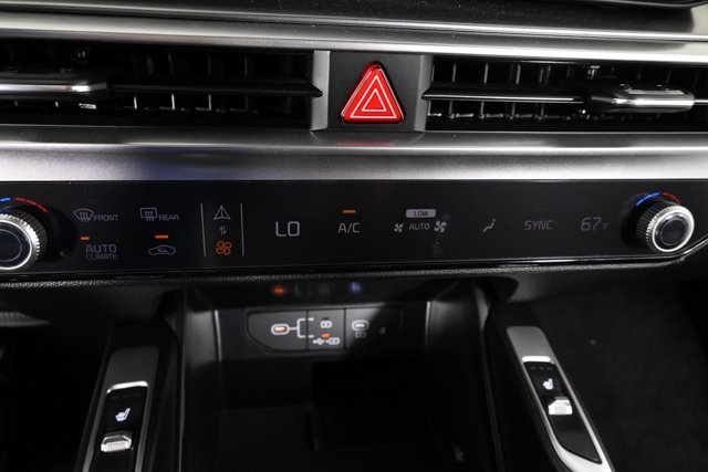 new 2025 Kia Sorento car, priced at $35,927