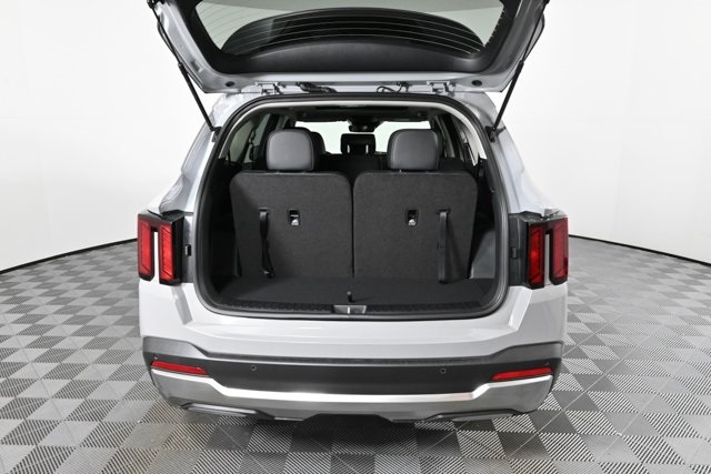 new 2025 Kia Sorento car, priced at $35,927