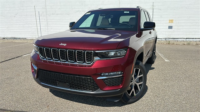 new 2025 Jeep Grand Cherokee car, priced at $45,025
