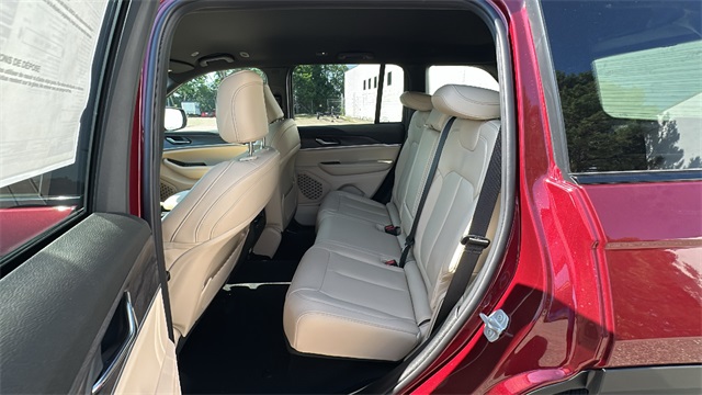 new 2025 Jeep Grand Cherokee car, priced at $45,025