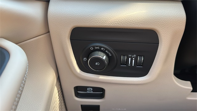 new 2025 Jeep Grand Cherokee car, priced at $45,025
