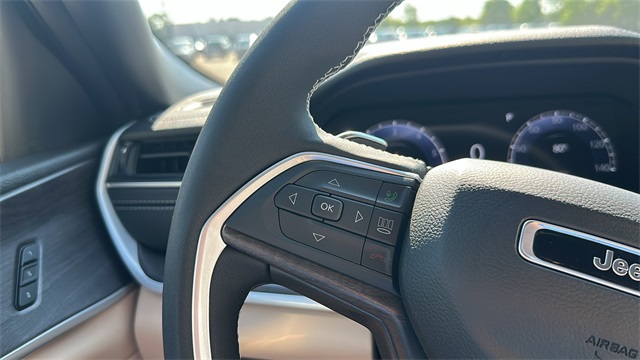 new 2025 Jeep Grand Cherokee car, priced at $45,025
