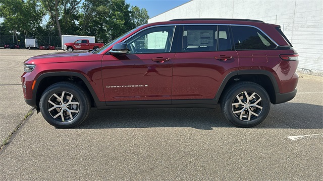 new 2025 Jeep Grand Cherokee car, priced at $45,025