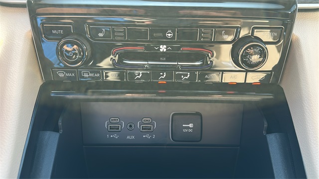 new 2025 Jeep Grand Cherokee car, priced at $45,025