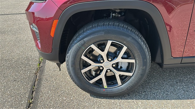 new 2025 Jeep Grand Cherokee car, priced at $45,025