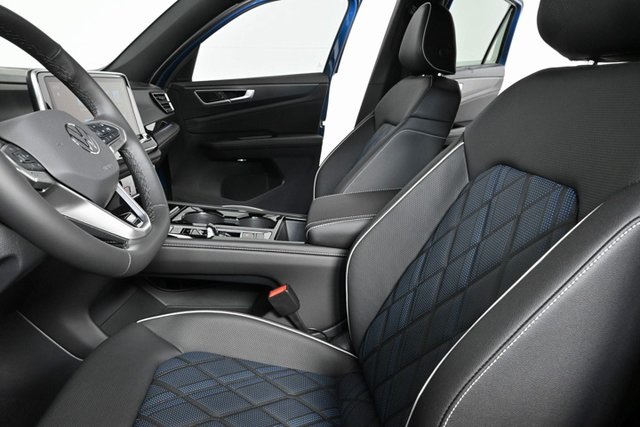 new 2025 Volkswagen Atlas Cross Sport car, priced at $54,098