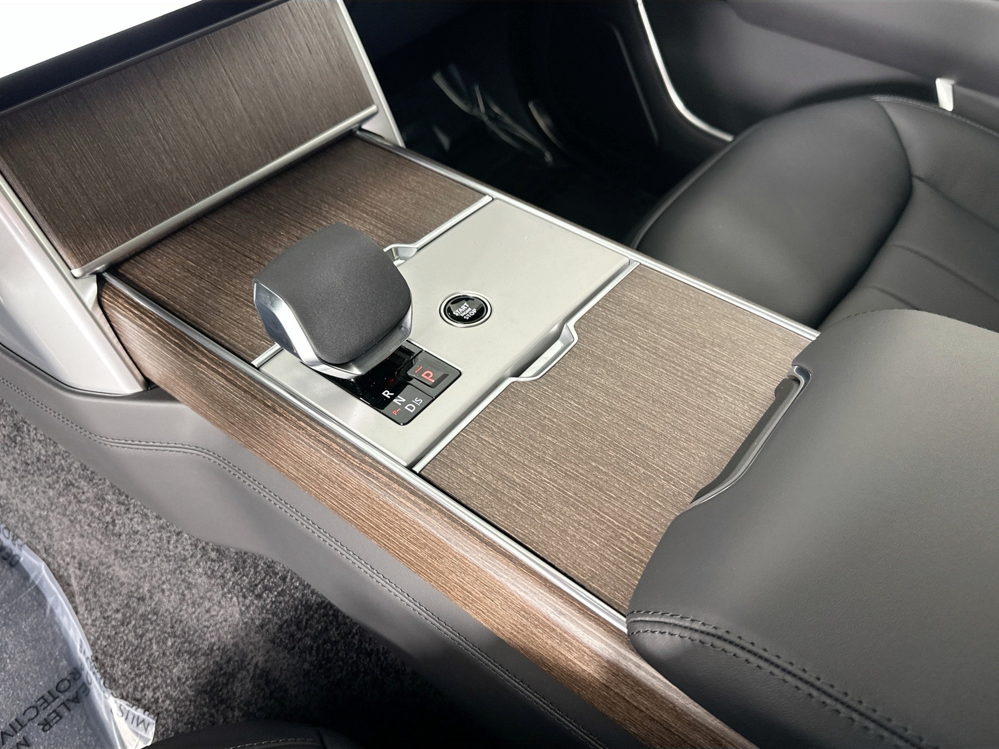 new 2025 Land Rover Range Rover car, priced at $139,975