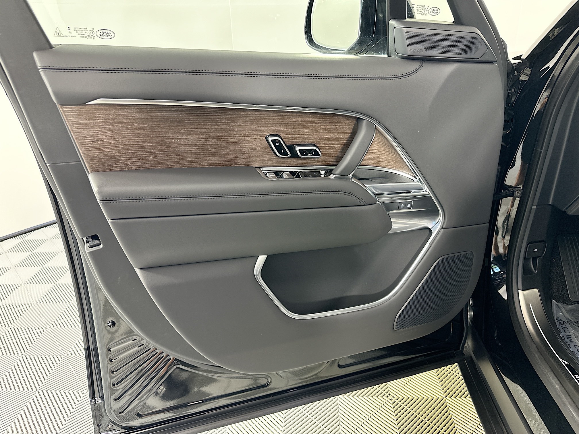 new 2025 Land Rover Range Rover car, priced at $139,975