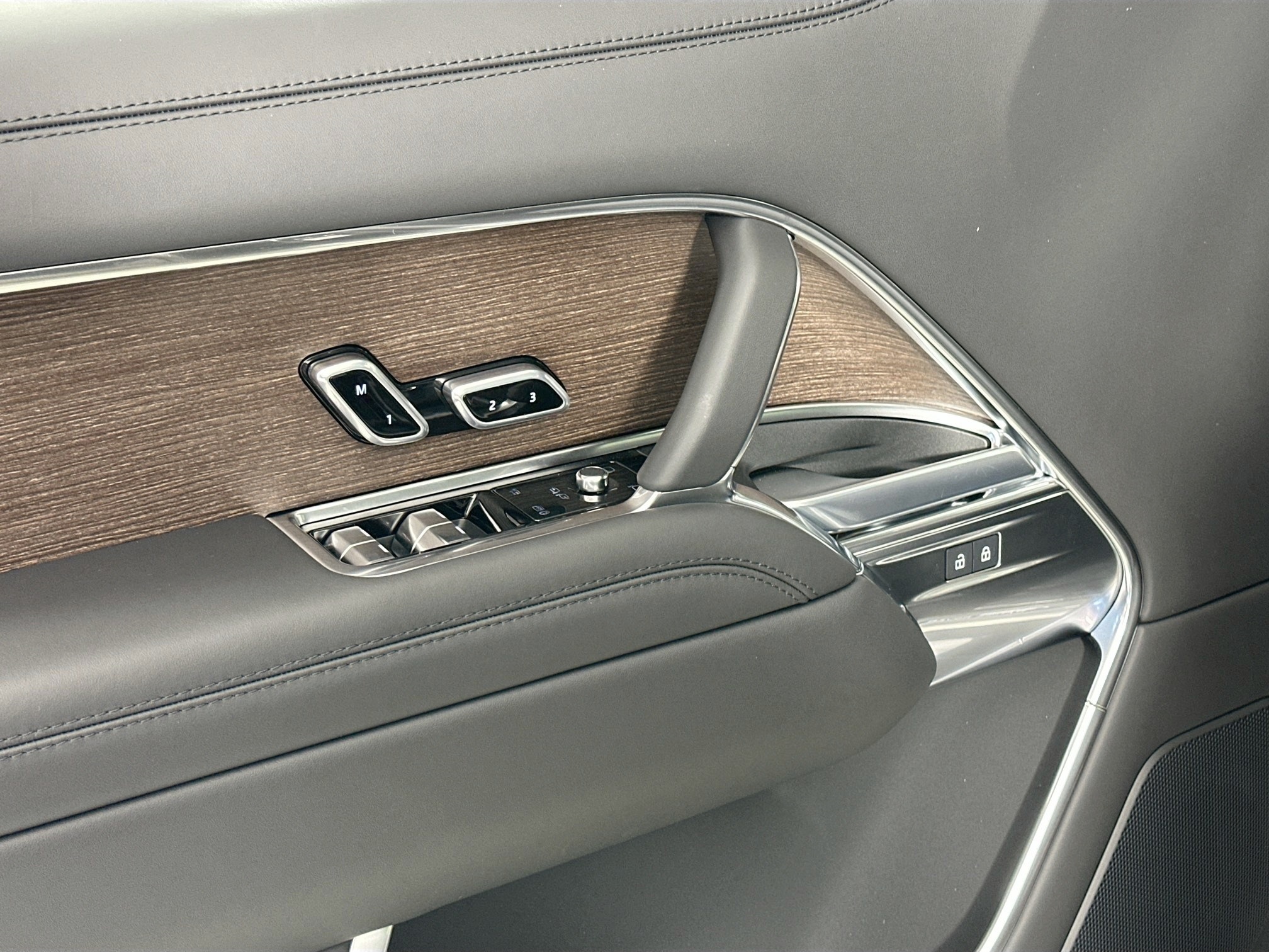 new 2025 Land Rover Range Rover car, priced at $139,975
