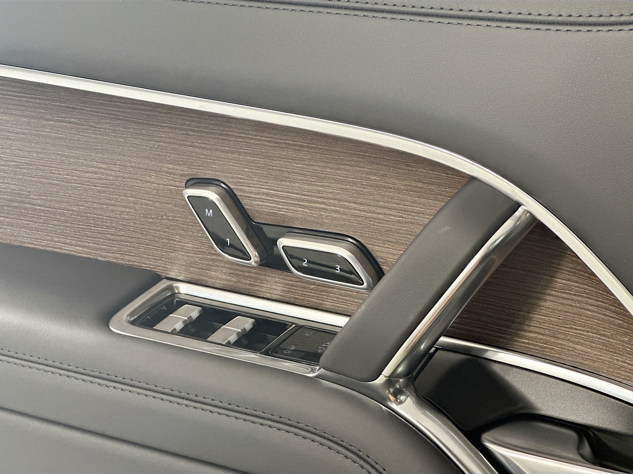 new 2025 Land Rover Range Rover car, priced at $139,975