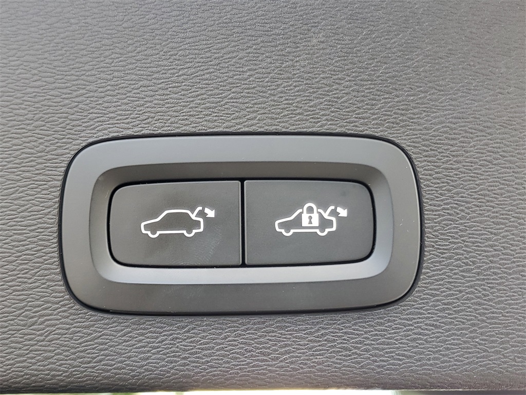 used 2023 Volvo C40 Recharge Pure Electric car, priced at $26,495