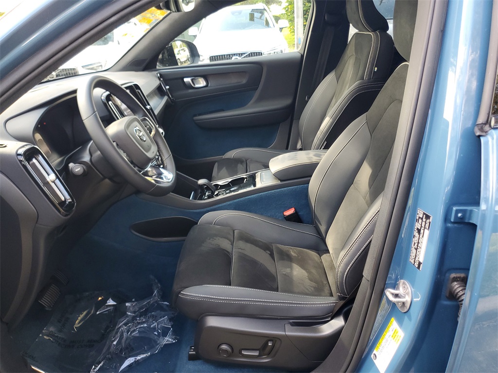 used 2023 Volvo C40 Recharge Pure Electric car, priced at $26,495