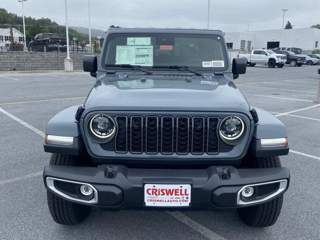 new 2025 Jeep Gladiator car, priced at $44,610