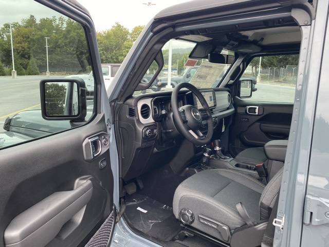 new 2025 Jeep Gladiator car, priced at $44,610