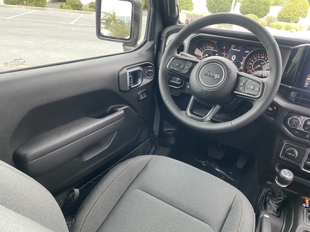 new 2025 Jeep Gladiator car, priced at $44,610