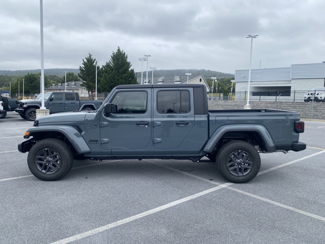 new 2025 Jeep Gladiator car, priced at $44,610
