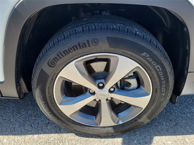 used 2022 Jeep Cherokee car, priced at $26,455